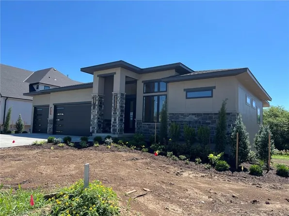 18109 Cody St, Overland Park, KS 66013