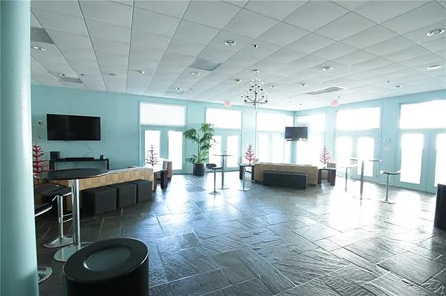 1205 Saint Charles Ave #1008 — Photo 11