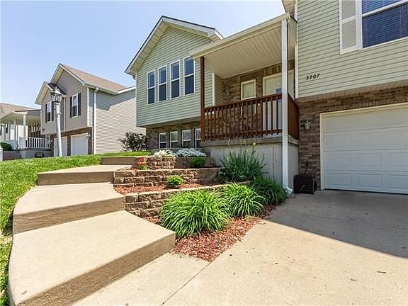 2nd image of 3207 Arbor Lake Dr