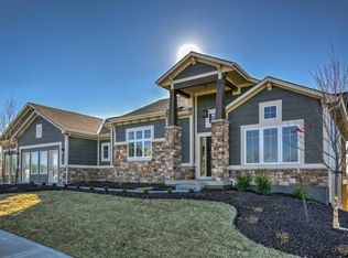 5903 National Dr, Parkville, MO 64152