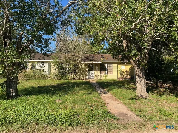116 Robertson Dr, Lolita, TX 77971