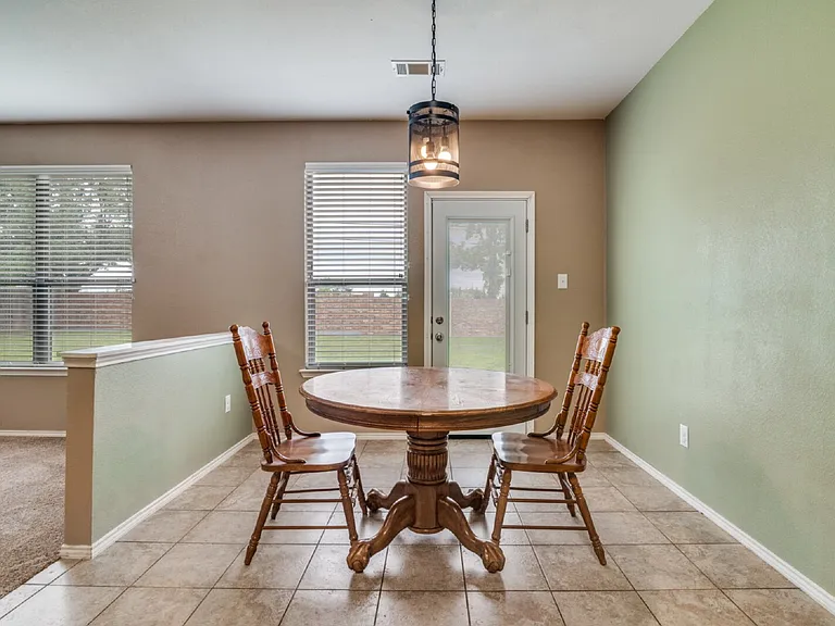 3646 Hawthorne Trl — Photo 9