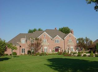 2674 Laquinta Dr, Bay City, MI