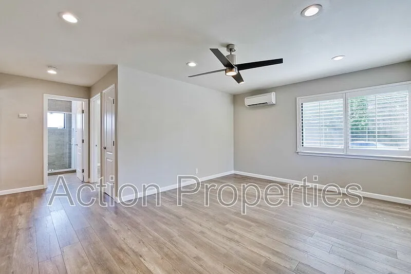 2 bed, 1.0 bath, 800 sqft, $4,295 — Photo 4