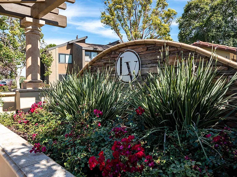 La Vista — Photo 11