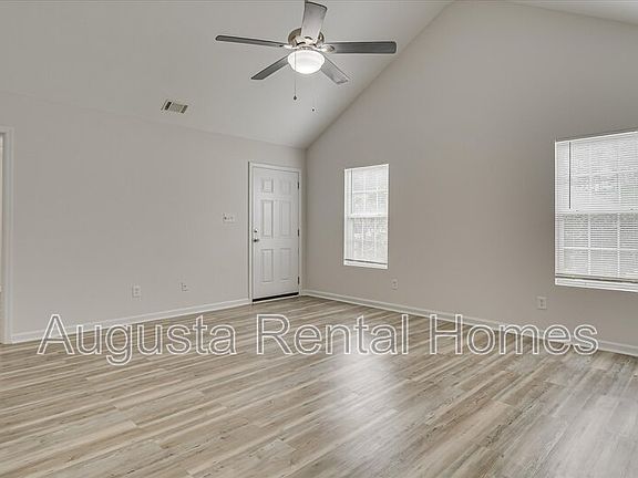 5th image of 4728 Laural Oak Dr