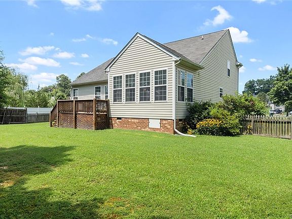 3rd image of 2709 Old Glen Cir