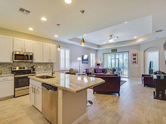 3rd image of 11050 SW Winding Lakes Cir