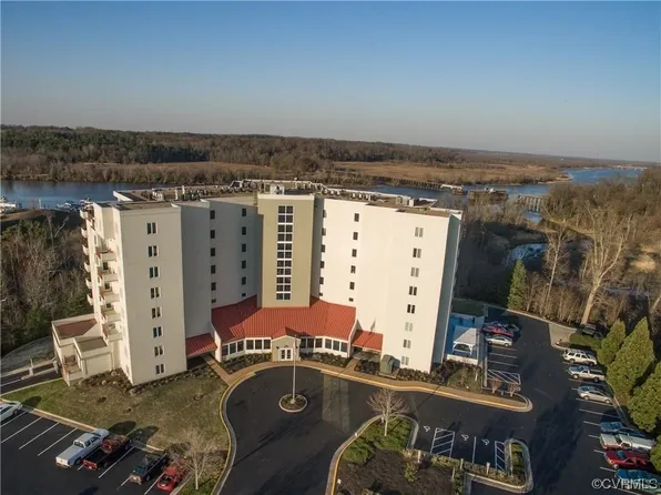 301 Beacon Ridge Dr Unit 504, Hopewell, VA 23860