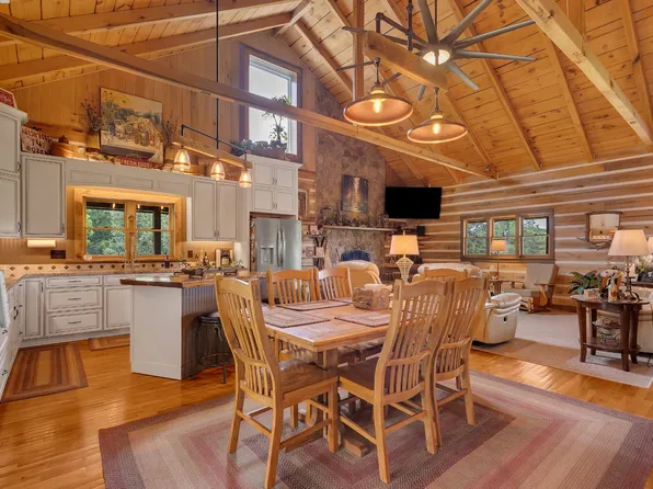 990 Bugscuffle Rd, Wartrace, TN 37183