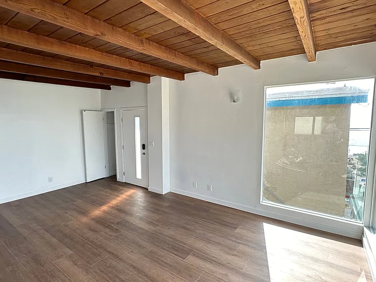 118 45th St #118 — Photo 5