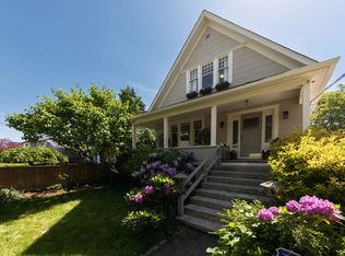 7952 15th Ave, Burnaby, BC V3N1X1