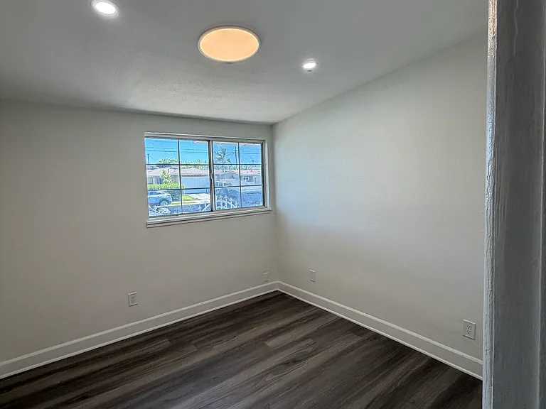 231 E Lambert Rd — Photo 11