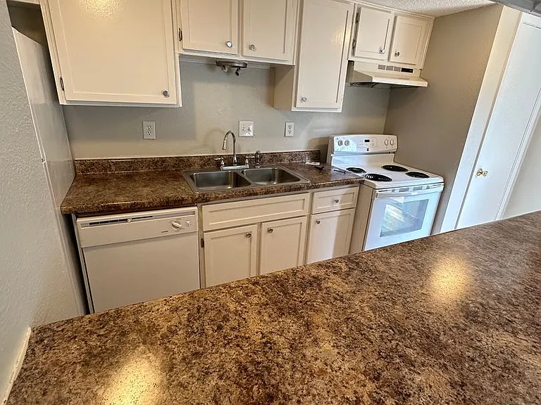 6772 Quail Hollow Ct — Photo 4