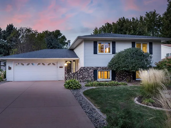 132 Mary Cir, North Mankato, MN 56003