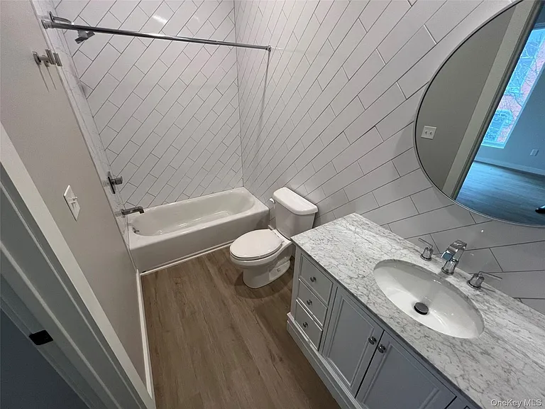 289 Main St #301 — Photo 11