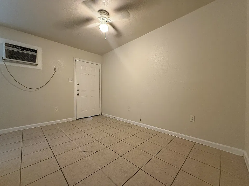 209 Root Ave
