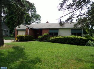 511 W Heather Rd, Oreland, PA 19075