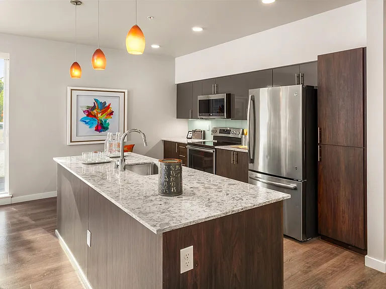 1085 103rd Ave NE #100 — Photo 3
