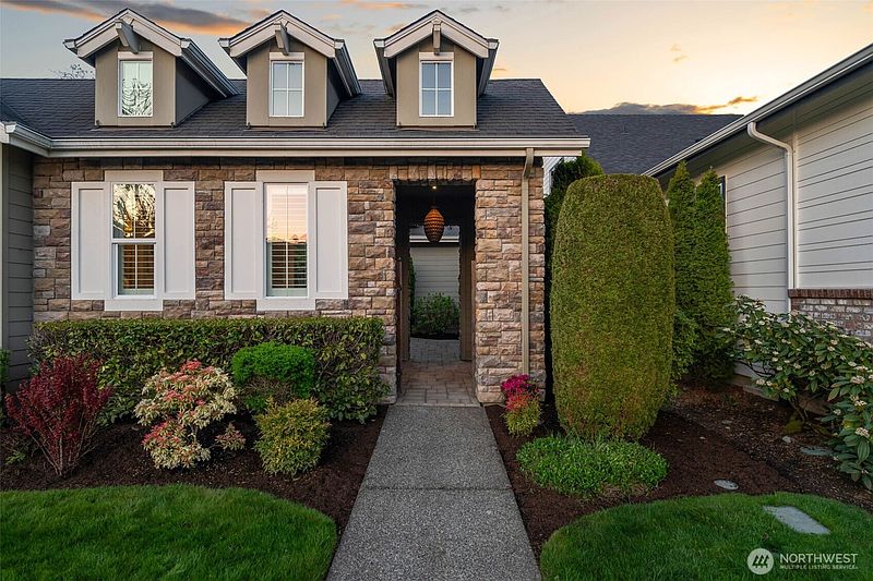 3rd image of 12428 232nd Terrace NE