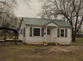 305 Cedar St, Paris, TN 38242