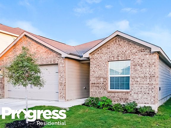 3rd image of 125 Fox Glen Cv