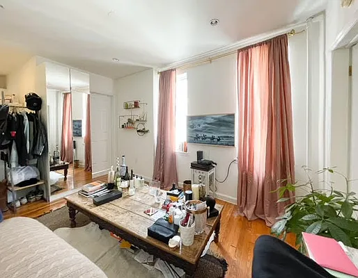 Rented by Kahen Properties | media 8