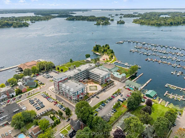 130 Water St #312, Gananoque, ON K7G 0A8