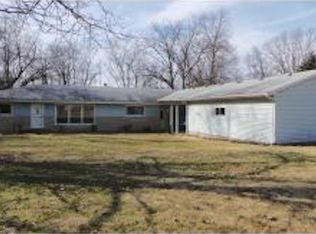2 Hickory Rdg, Charleston, IL 61920