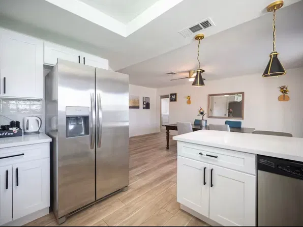 6160 Katella Ave, Las Vegas, NV 89118