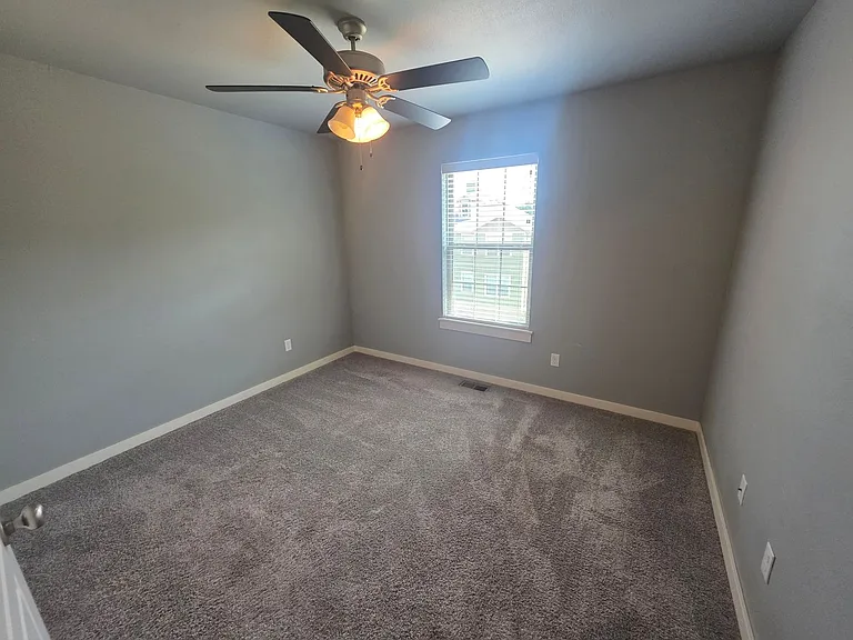 2828 Blackstone — Photo 7