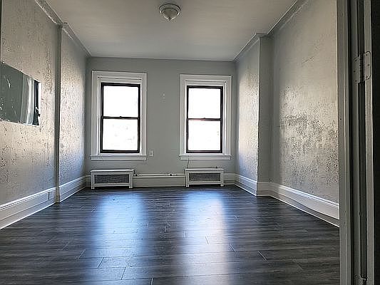 5th image of 238 E 60th St #5