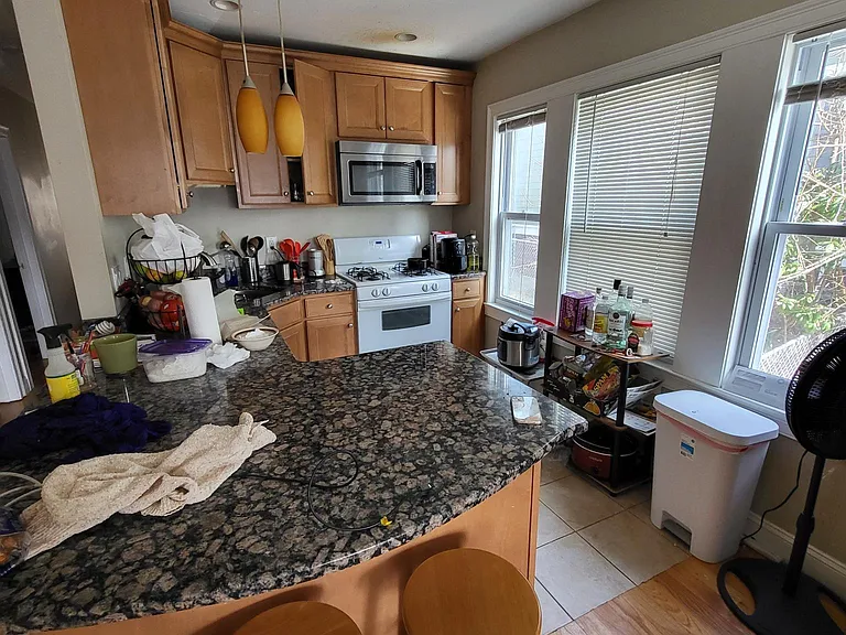 27 Fairfax St #1 — Photo 2