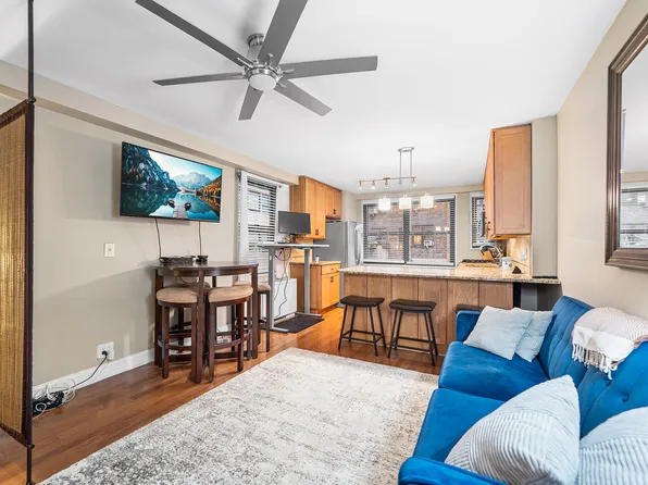 305 East 40th Street image 1 of 19