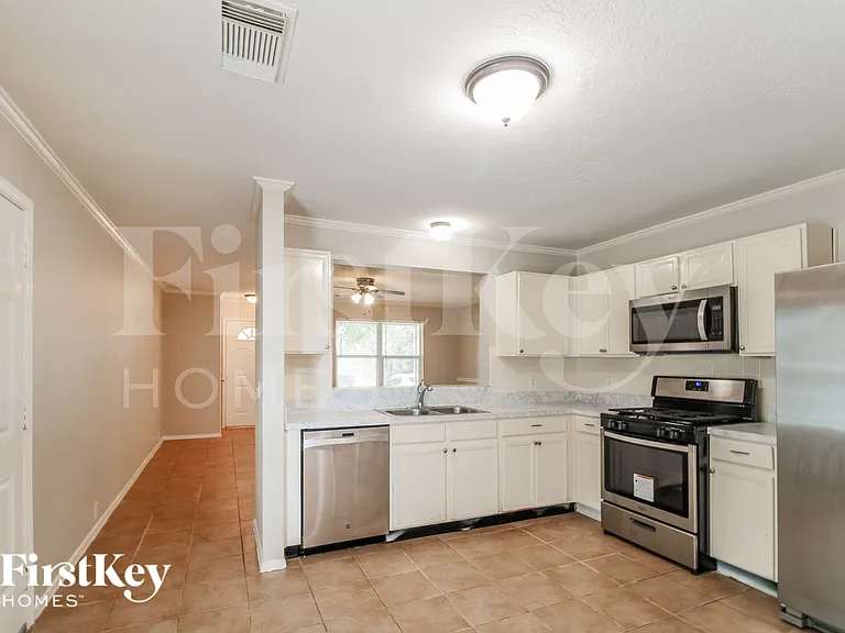 3235 Becker Glen St — Photo 6