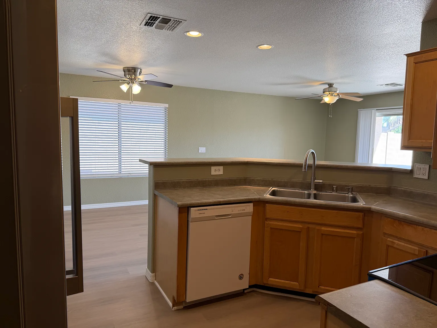 4 bed, 1635 sqft, $1,750 — Photo 3