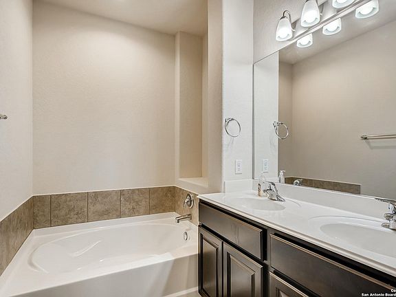 4th image of 11203 Pomona Park Dr