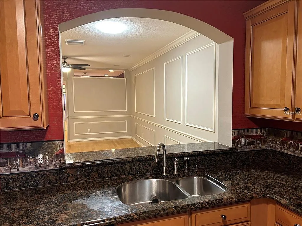 3 bed, 2.5 bath, 1383 sqft, $1,950 — Photo 4