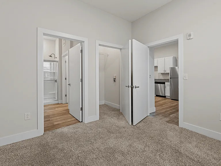 Walk-In Closet Walk-In Closet