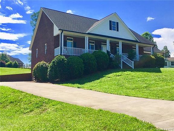 3rd image of 1331 Sedgewood Ln