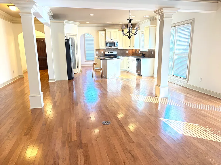 2225 Barkley Crest Ln — Photo 5