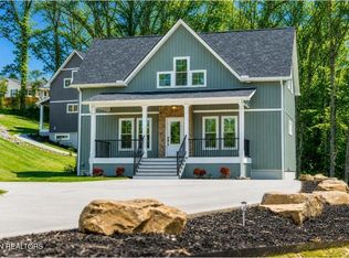 158 California Ave, Oak Ridge, TN 37830