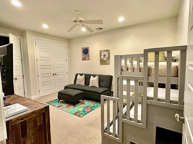 E Bay Hill Dr — Photo 18