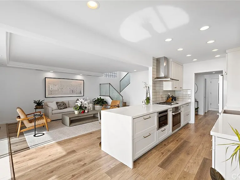 2609 Victoria Dr — Photo 23
