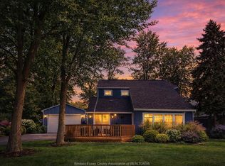 334 Lakewood Dr, Amherstburg, ON N9V 2Y8