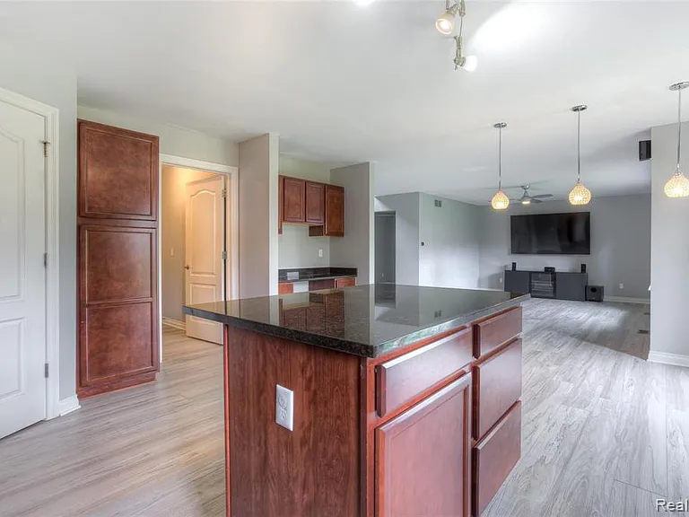 711 Cherry Stone Dr — Photo 8