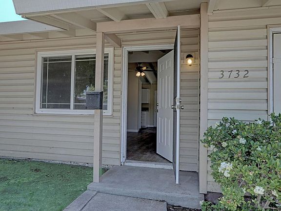 5th image of 3732 Floral Dr