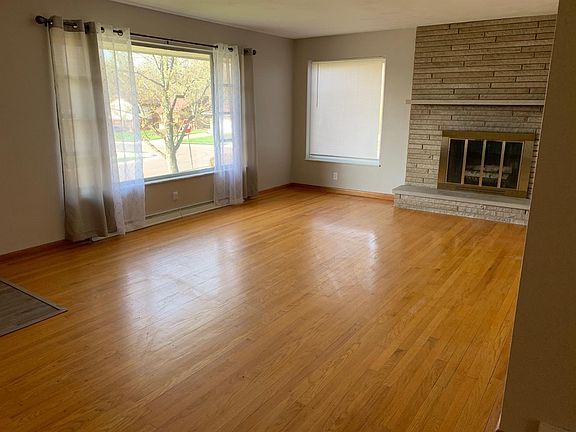 4th image of 1000 Oakmont Ave