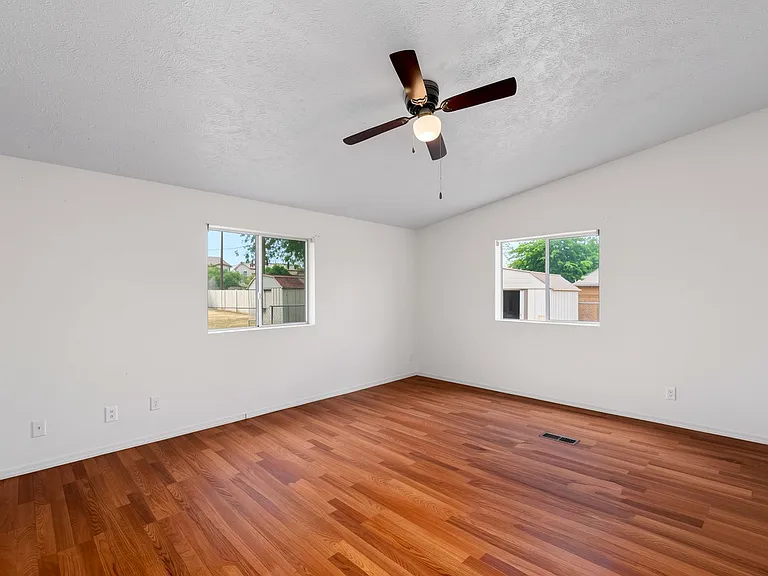 13507 W Stella Ln — Photo 26