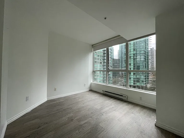 588 Broughton St #1208 — Photo 3